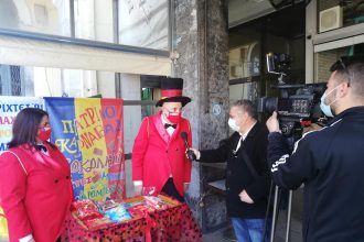 Οι σοκολατορίχτες ...αντεπιτίθενται στον κορονοϊό!