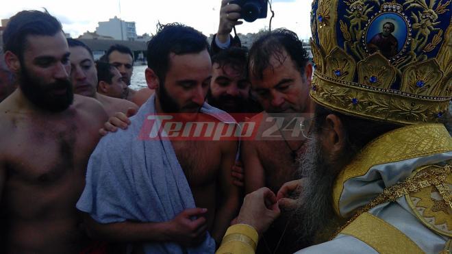 Για μία ακόμη χρονιά ο Ανδρέας Κάππος βούτηξε στα παγωμένα νερά!