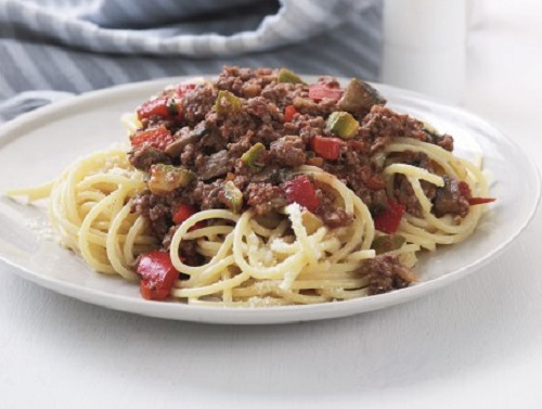 Μακαρόνια με κιμά και λαχανικά