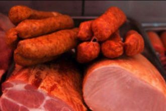 Γιατί οι γυναίκες πρέπει να αποφεύγουν τα λουκάνικα