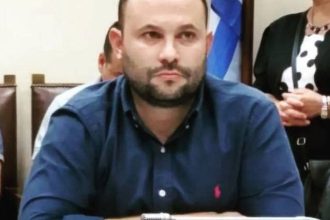 Ο Νίκος Μοίραλης στηρίζει τον συνονόματο για πρόεδρο του ΚΙΝΑΛ