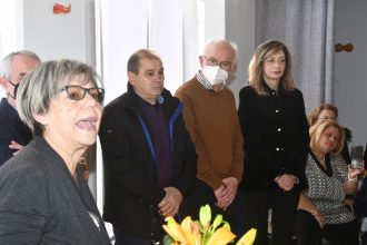 Βίβιαν Σαμούρη και Νίκος Ασπράγκαθος στην κοπή πίτας του Πολιτιστικού Συλλόγου Ζαβλανίου