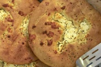 Το μυστικό συστατικό στο τυρόψωμο Πορταριάς που το κάνει τόσο νόστιμο