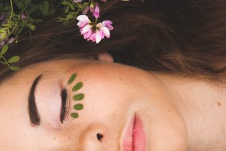 Είναι τόσο απλό να αποκτήσεις λαμπερή και καθαρή επιδερμίδα στο «πι και φι»