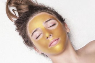 Μάσκες με κουρκουμά για να λάμψετε αυτά τα Χριστούγεννα!