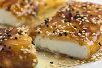 Φέτα τυλιχτή με σάλτσα μελιού