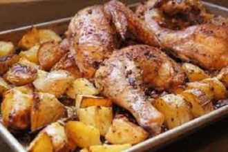 Κοτόπουλο λεμονάτο με πατάτες στο φούρνο