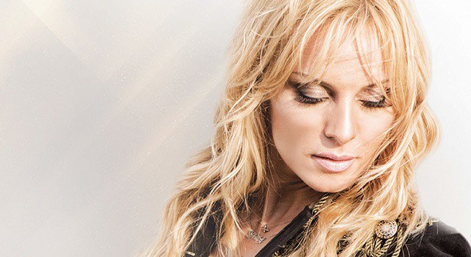 Στα "Αστέρια" σήμερα η Πέγκυ Ζήνα