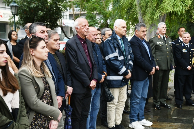 Ο Διονύσης Πλέσσας στην επιμνημόσυνη δέηση στο Μνημείο Πεσόντων Πυροσβεστών
