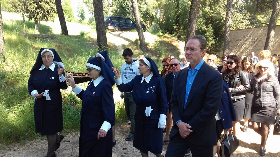 ...Στην πρώτη περιφορά