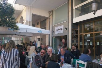 Ουζερί "Πλατεία" : Η παράδοση της πλ. Γεωργίου που συνεχίζεται