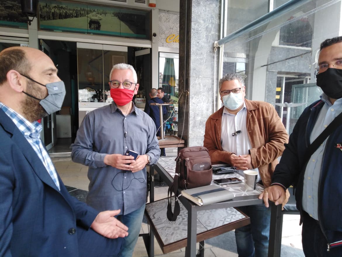 Κουβέντα του Ιάσονα Φωτήλα με δημοσιογράφους