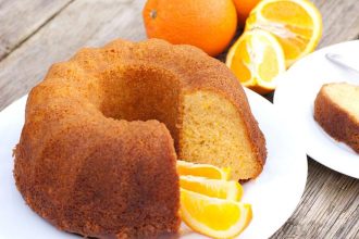 Κέικ πορτοκαλιού με μπαχαρικά