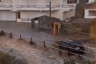 Κακοκαιρία Bora: Εκτός ελέγχου η κατάσταση στη Λήμνο – Βρέθηκε αγνοούμενος, προβλήματα από τις πλημμύρες (ΒΙΝΤΕΟ)