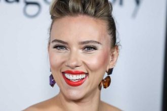 Το μακιγιάζ της Scarlett Johansson που όλες μπορείτε να υιοθετήσετε φέτος τις γιορτές!
