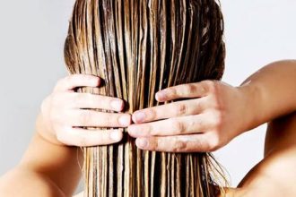 Ενυδατική μάσκα μαλλιών με μόνο δύο υλικά!