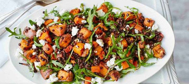 Σαλάτα με γλυκοπατάτες και καρύδια