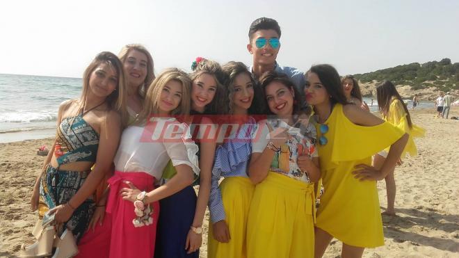 Πρωτομαγιά: Οι πανέμορφες τσιγγάνες που... έκλεψαν την παράσταση στην παραλία της Καλογριάς - ΔΕΙΤΕ ΦΩΤΟΓΡΑΦΙΕΣ