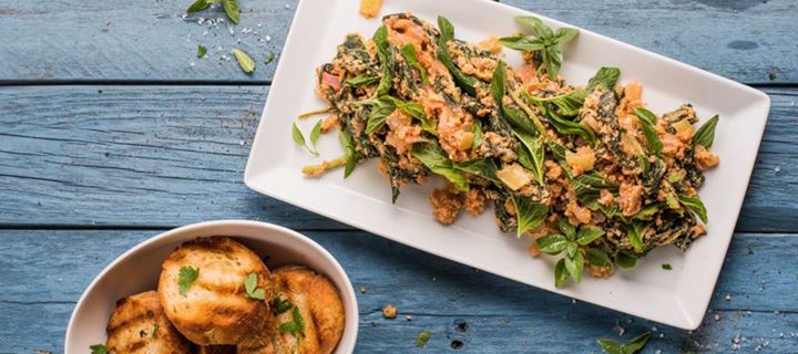 Στραπατσάδα με βλήτα και ντομάτα