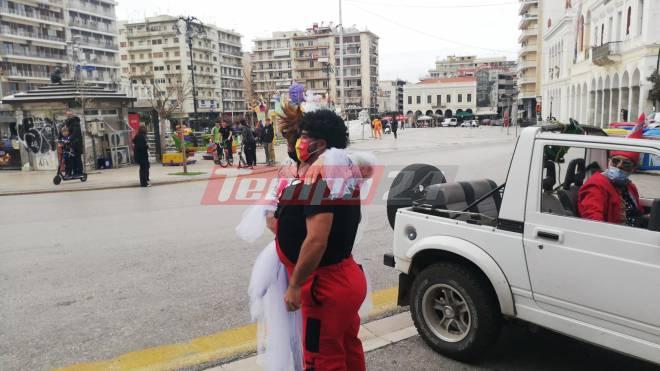 Πάτρα: Θέλει η νύφη να φανεί και η χαρά της την αφήνει (ΦΩΤΟ & ΒΙΝΤΕΟ)