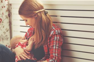 Μητρικό γάλα - Θηλασμός: Ελιξίριο για το μυαλό των πρόωρων μωρών