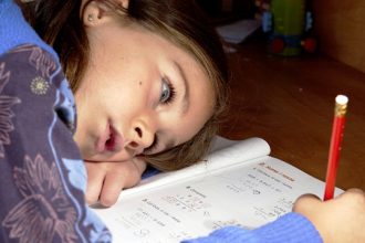 Έτσι τα «πρωτάκια» μαθαίνουν να διαβάζουν καλύτερα και γίνονται «αστέρια» στην ορθογραφία