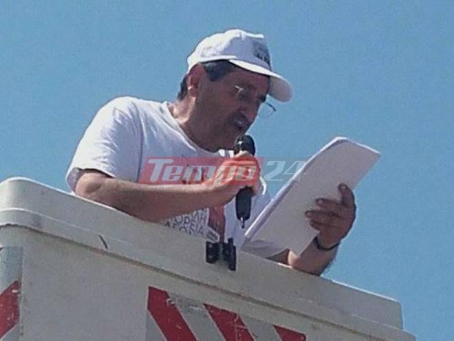 Πάτρα: Το πρωτότυπο βάθρο Πελετίδη - Μίλησε στη Γέφυρα Ρίου - Αντιρρίου - ΦΩΤΟ