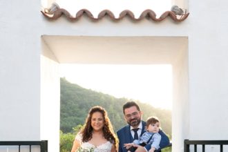 Πάτρα: Ένα αγαπητό ζευγάρι της πόλης μας παντρεύτηκε και βάπτισε το μικρό του Ιωάννη (ΦΩΤΟ)