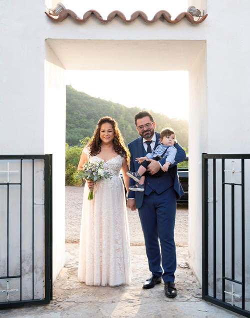 Πάτρα: Ένα αγαπητό ζευγάρι της πόλης μας παντρεύτηκε και βάπτισε το μικρό του Ιωάννη (ΦΩΤΟ)