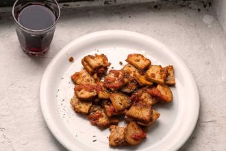 Απάκι μεζές με φρέσκια ντομάτα