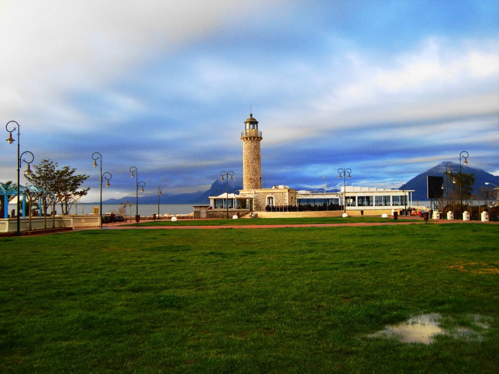 Πάτρα: Το "Φωτεινό Αστέρι" συγκεντρώνει σχολικά είδη