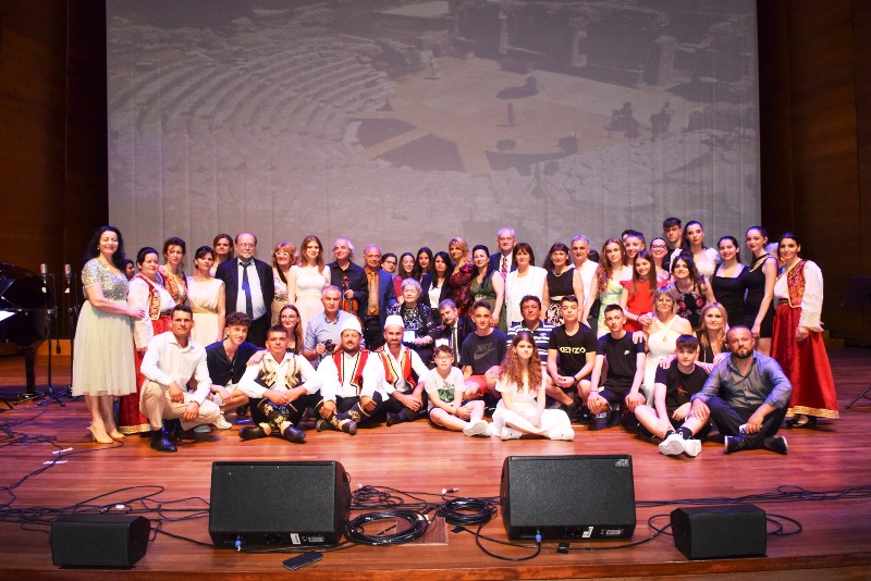 Εκδήλωση για τα "15 χρόνια αλβανικό σχολείο & σύλλογο“EMIGRANTI"