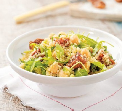 Σαλάτα με κινόα και ξερά σύκα