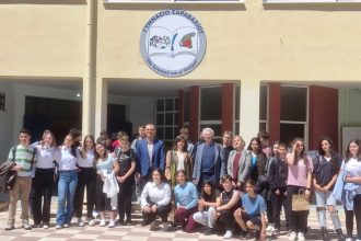 Γυμνάσιο Σαραβαλίου: Τελετή ονοματοδοσίας του Σχολικού Εργαστηρίου Φυσικών Επιστημών ως «Σ.Ε.Φ.Ε. - Σταμάτης Κριμιζής»