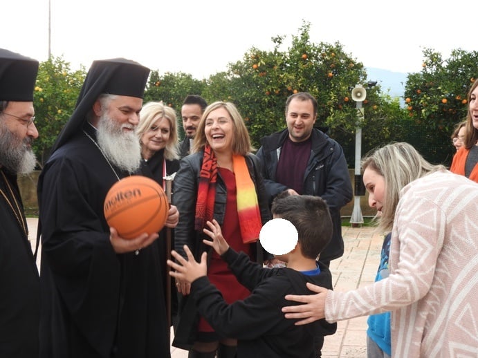 Αίγιο: Ιερώνυμος και Ψυχράμη σε ευαγή Ιδρύματα - ΦΩΤΟ