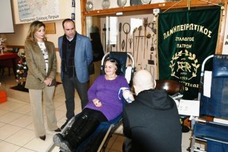 Η Βίβιαν Σαμούρη στην εθελοντική αιμοδοσία στο «Σπίτι του Ηπειρώτη» (ΦΩΤΟ)