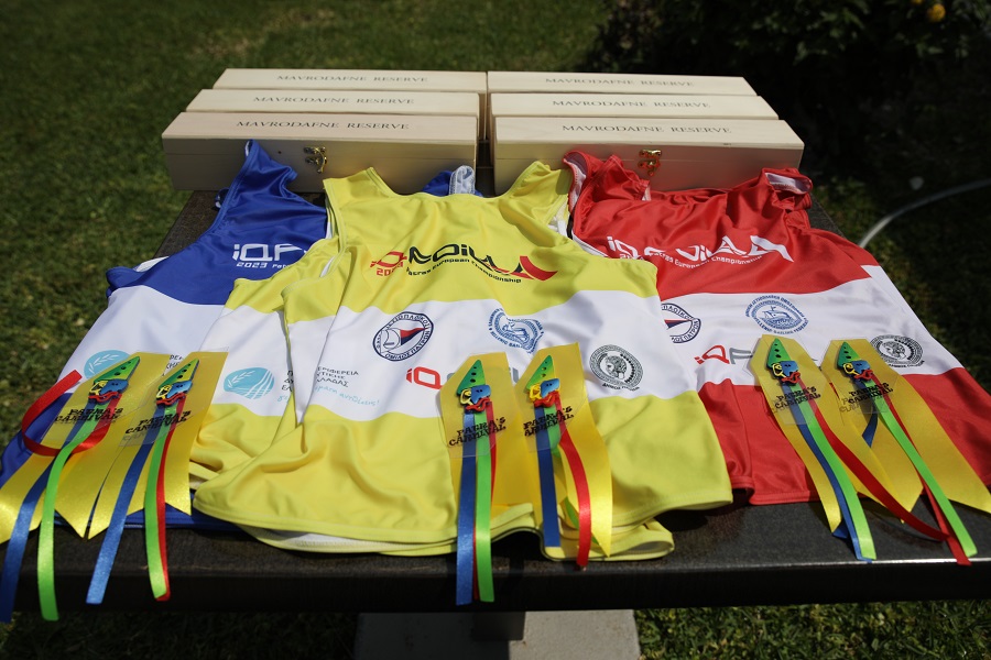 Αναμνηστικά του Πατρινού Καρναβαλιού στους νικητές του Πανευρωπαϊκού Πρωταθλήματος Ιστιοπλοϊας