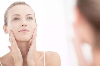 Πώς να επιβραδύνετε τη γήρανση του δέρματος