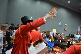 Πάτρα:"Έβρεξε" σοκολάτες στην Σοκολατοκαρναβαλόπιτα-ΔΕΙΤΕ ΠΟΛΛΕΣ ΦΩΤΟΓΡΑΦΙΕΣ