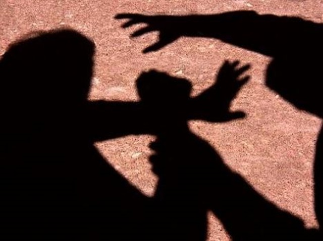 Πάτρα: Τον έπιασαν να κλέβει και τους επιτέθηκε με κλωτσιές!