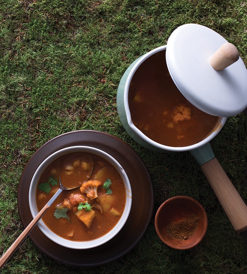 Σούπα με ρεβίθια, κουνουπίδι και γάλα καρύδας