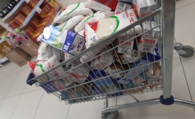 Σύλλογος Αλισσαίων "Πείρος": Προσφορά τροφίμων σε άπορες οικογένειες - ΦΩΤΟ