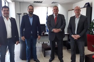 Ιδιαίτερη συζήτηση για το Πρόγραμμα "Ακαδημία Ελληνισμού - Επιστροφή στις Ρίζες" έκαναν οι εκπρόσωποι του Τμήματος AHEPA HJ 25 με τον Περιφερειάρχη