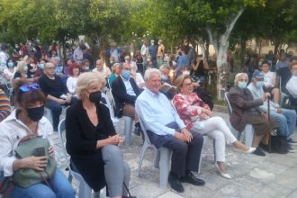 Πάτρα: Πλήθος κόσμου στον «Εξάντα» του Μιχ. Βασιλάκη ΦΩΤΟ
