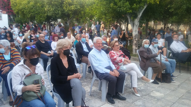 Πάτρα: Πλήθος κόσμου στον «Εξάντα» του Μιχ. Βασιλάκη ΦΩΤΟ