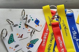 Νέα αναμνηστικά προϊόντα στο καρναβαλικό περίπτερο της Τριών Συμμάχων