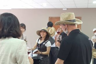 Με επιτυχία το οινικό οδοιπορικό των επαγγελματιών οίνου και δημοσιογράφων της Ιαπωνίας και της Κορέας στη Δυτική Ελλάδα