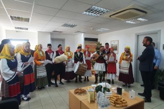 Τα “έψαλαν” στον Περιφερειάρχη Δυτικής Ελλάδας Νεκτάριο Φαρμάκη