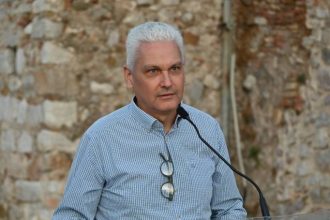 Η απίστευτη καρναβαλική μεταμφίεση του Φωκίωνα Ζαΐμη ΦΩΤΟ