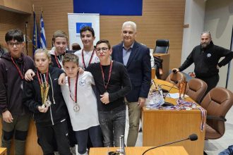 Ο Φωκίων Ζαΐμης βράβευσε τους νικητές του διεθνούς τουρνουά «water polo»